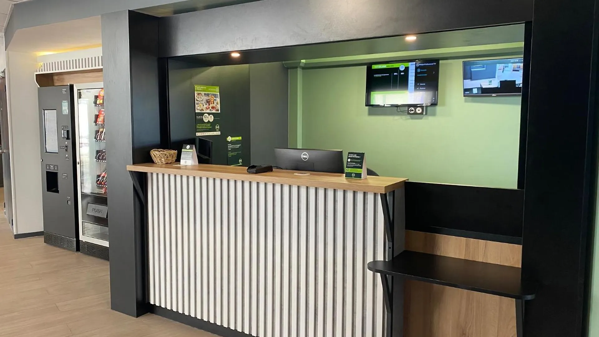 **  B&B Hotel Montlucon Centre Γαλλία